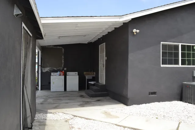 $1,193,000 | 11068 Penrose Street, Sun Valley, CA 91352