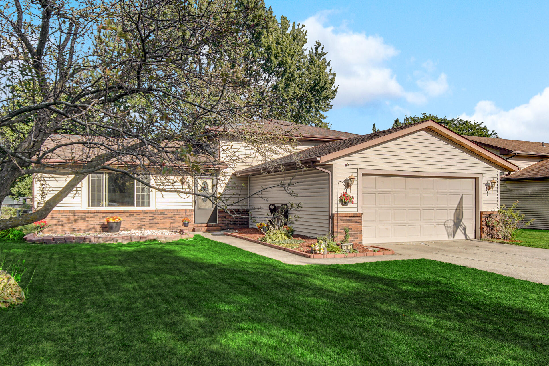 9817 Fillmore Street Crown Point, IN 46307 - Photo 1 of 25 1920x1280