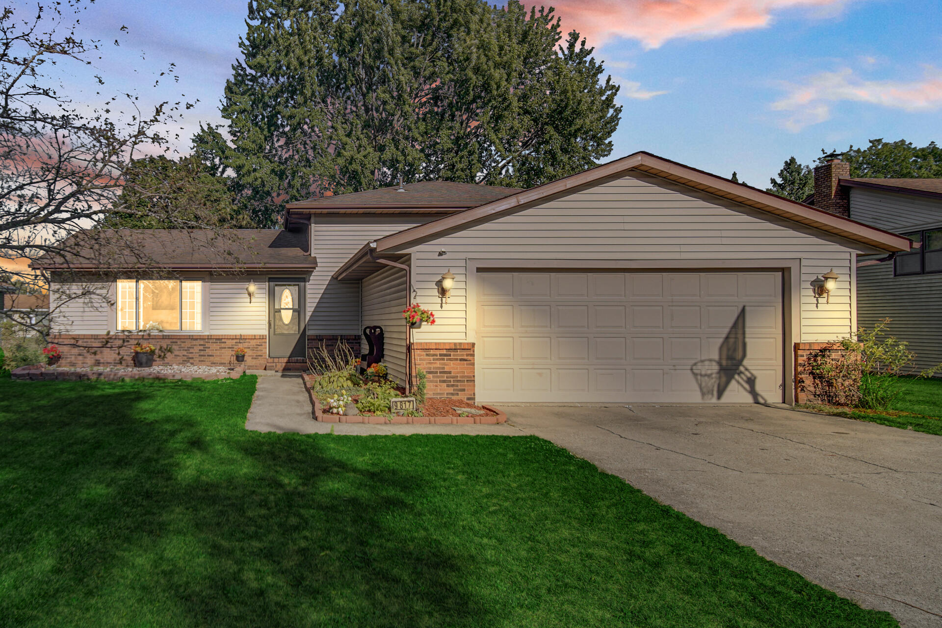 9817 Fillmore Street Crown Point, IN 46307 - Photo 3 of 25 1920x1280