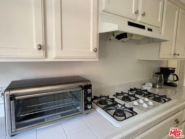 $8,500 | 4643 Saloma Avenue, Sherman Oaks, CA 91403