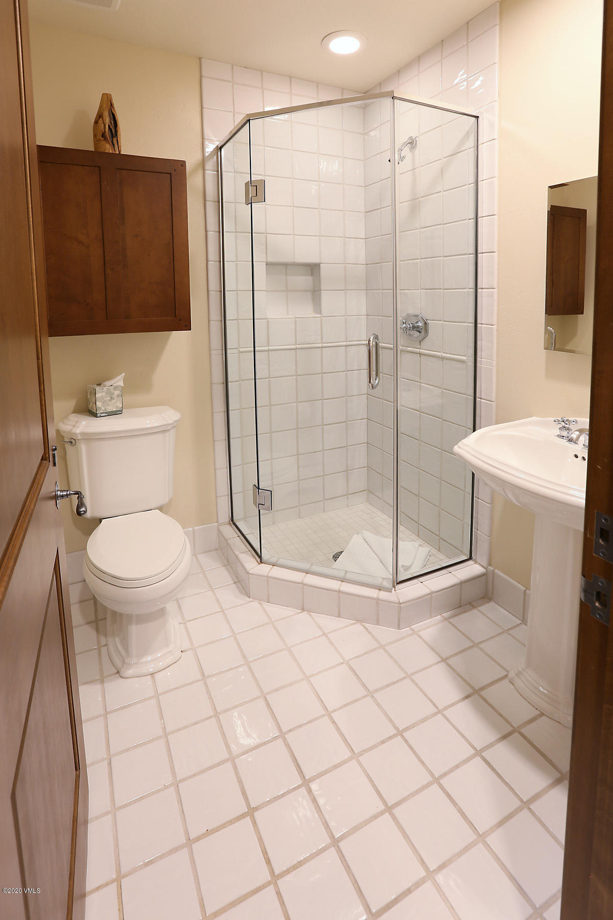 62 Highlands Lane, Unit R602 Beaver Creek, CO 81620 - Photo 17 of 30 a bathroom with a toilet and a shower