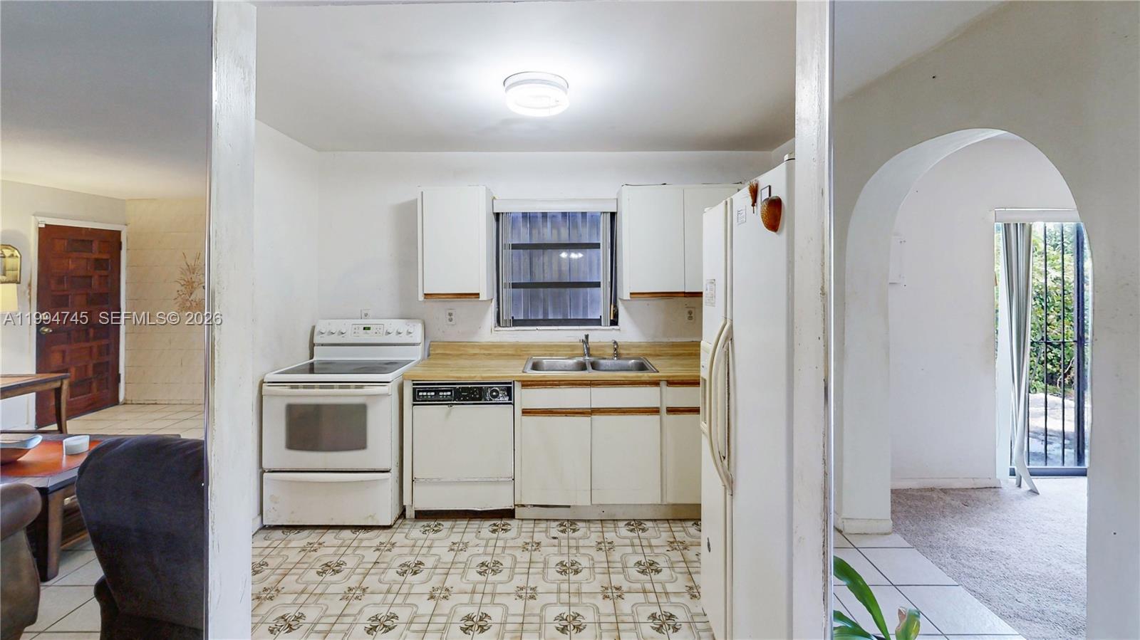 22732 Southwest 113th Place Miami, FL 33170 - Photo 9 of 49