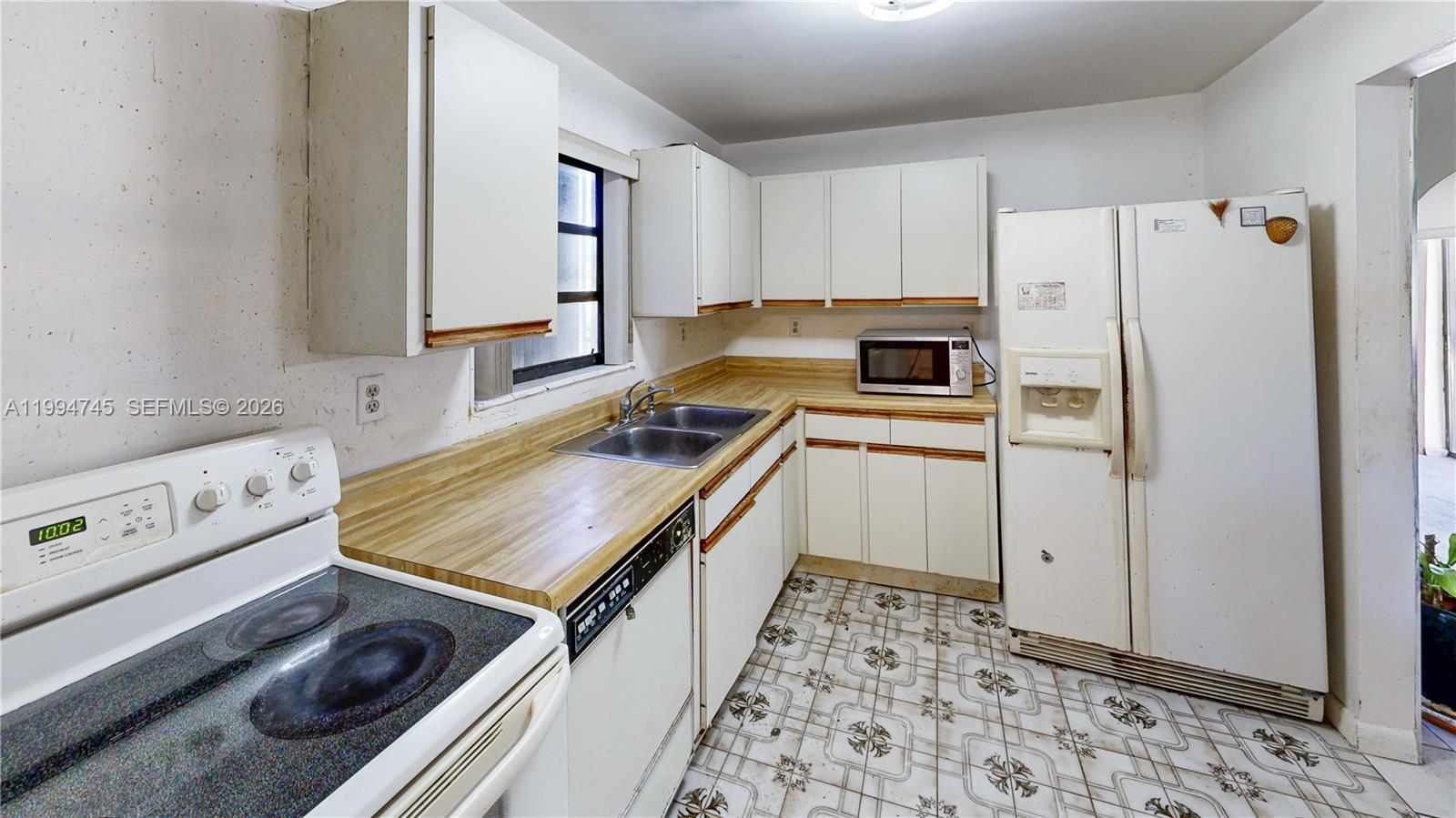 22732 Southwest 113th Place Miami, FL 33170 - Photo 10 of 49