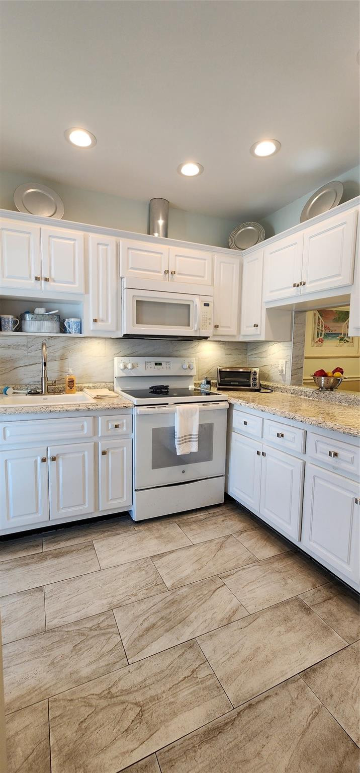 1951 Northeast 39th Street, Unit 353 Lighthouse Point, FL 33064 - Photo 13 of 26 Photo 13