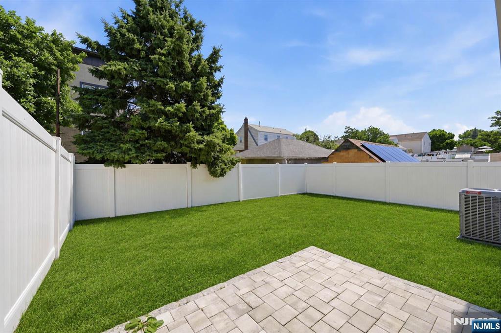 77 Chestnut Street Lodi, NJ 07644 - Photo 42 of 47