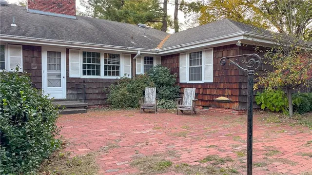 $365,000 | 2200 Northeast Parkway, St. Joseph, MO 64506