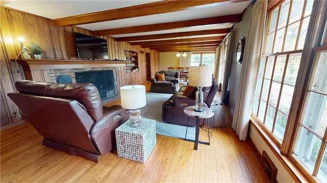 $365,000 | 2200 Northeast Parkway, St. Joseph, MO 64506