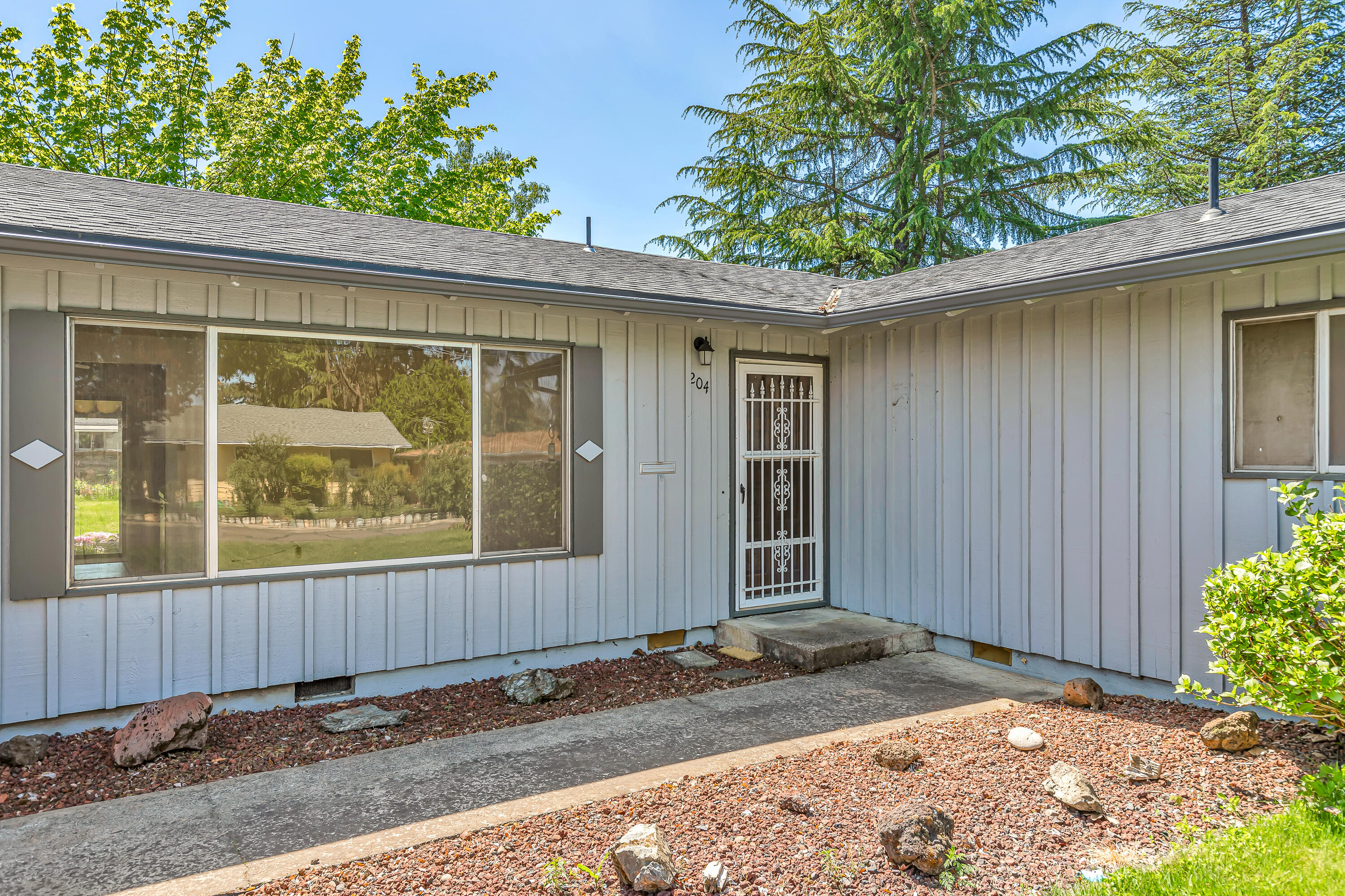 204 Princess Way Central Point, OR 97502 - Photo 5 of 31 05