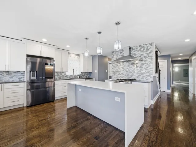 $549,900 | 10618 Mason Avenue, Chicago Ridge, IL 60415