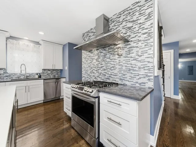 $549,900 | 10618 Mason Avenue, Chicago Ridge, IL 60415