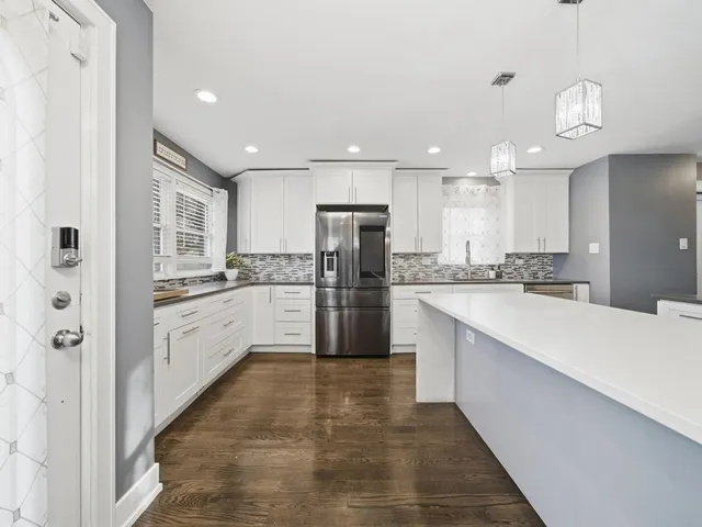 $549,900 | 10618 Mason Avenue, Chicago Ridge, IL 60415