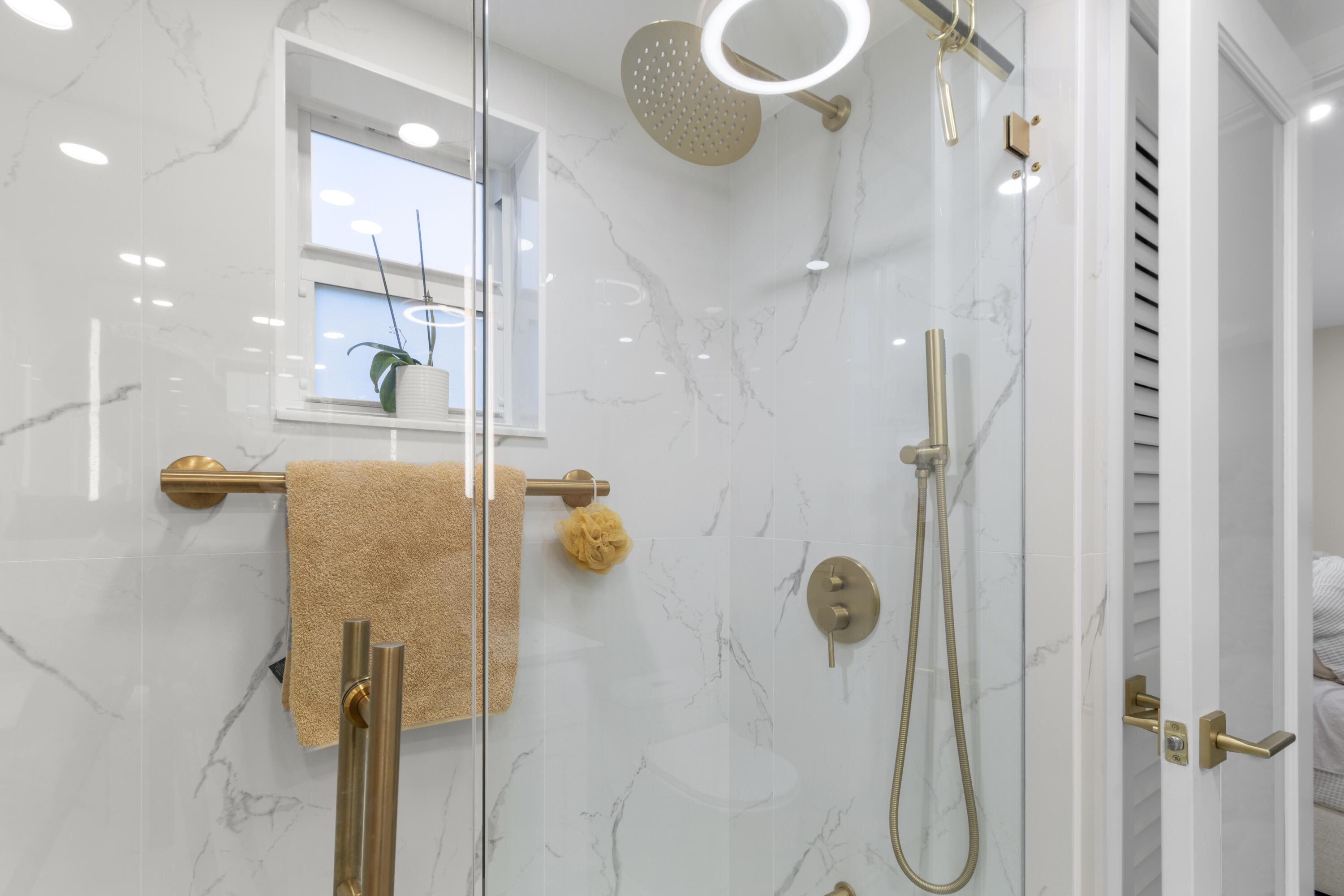 2871 North Ocean Boulevard, Unit C123 Boca Raton, FL 33431 - Photo 21 of 37 Master Shower