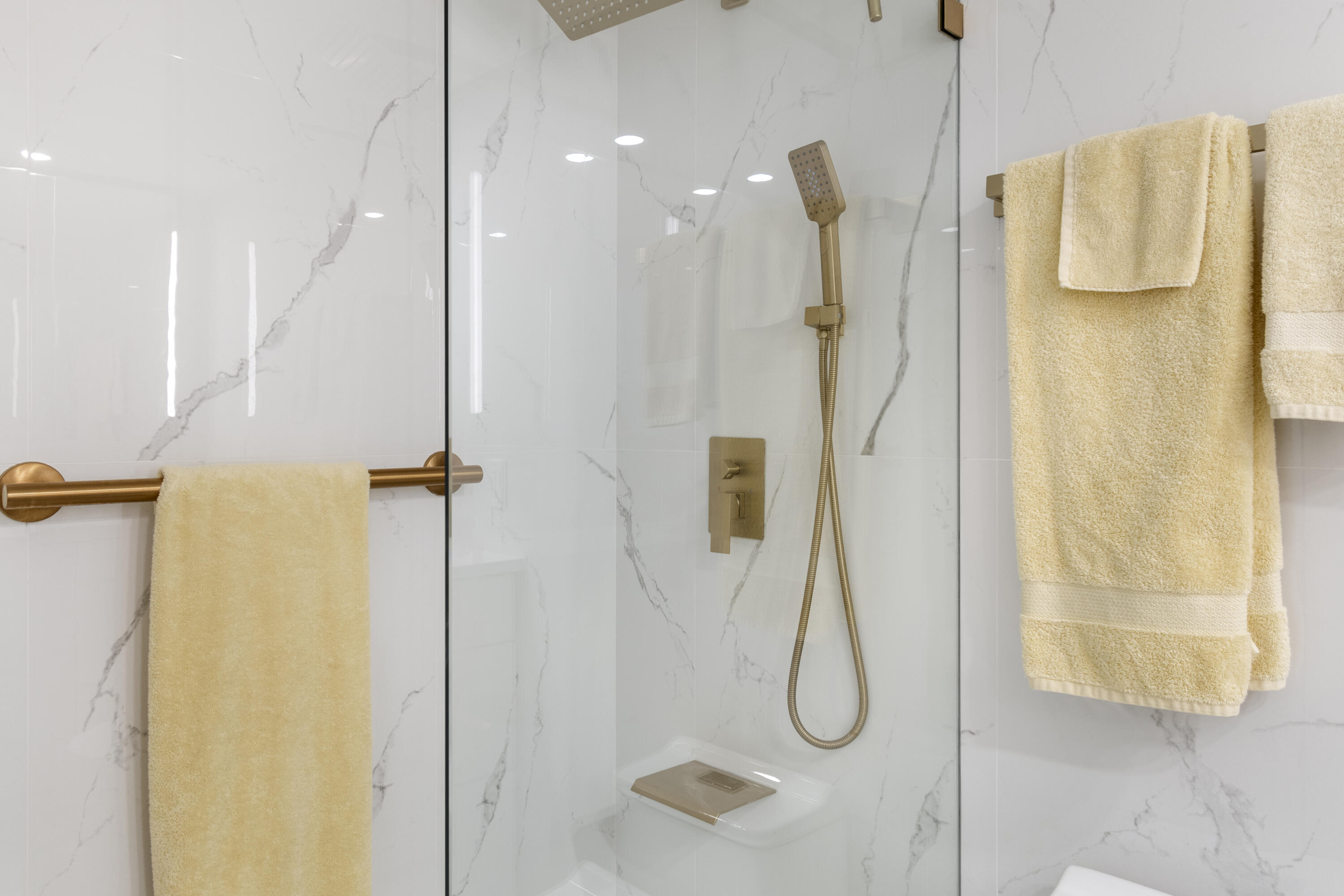 2871 North Ocean Boulevard, Unit C123 Boca Raton, FL 33431 - Photo 23 of 29 2nd Shower