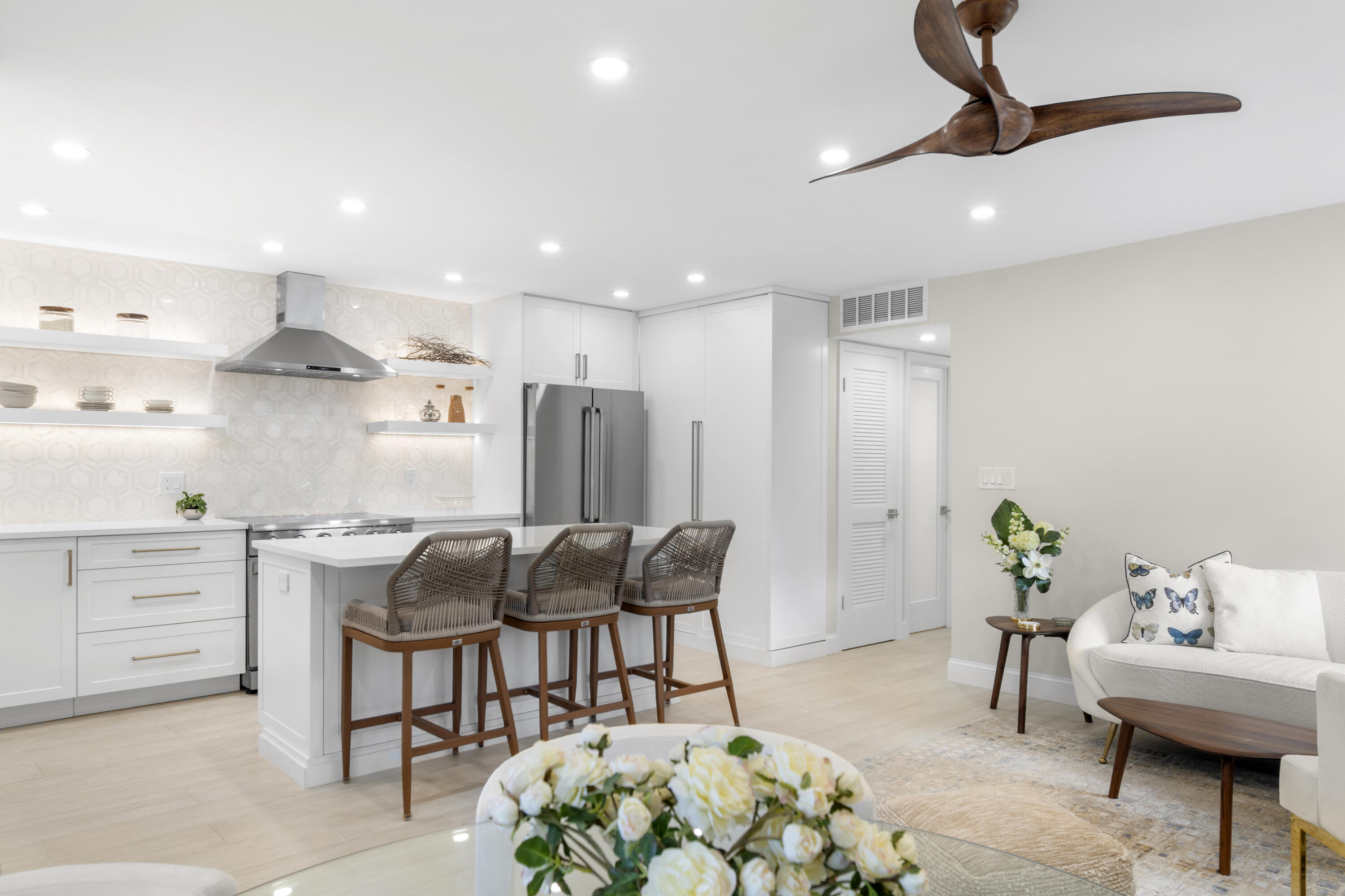 2871 North Ocean Boulevard, Unit C123 Boca Raton, FL 33431 - Photo 5 of 37 Great Room