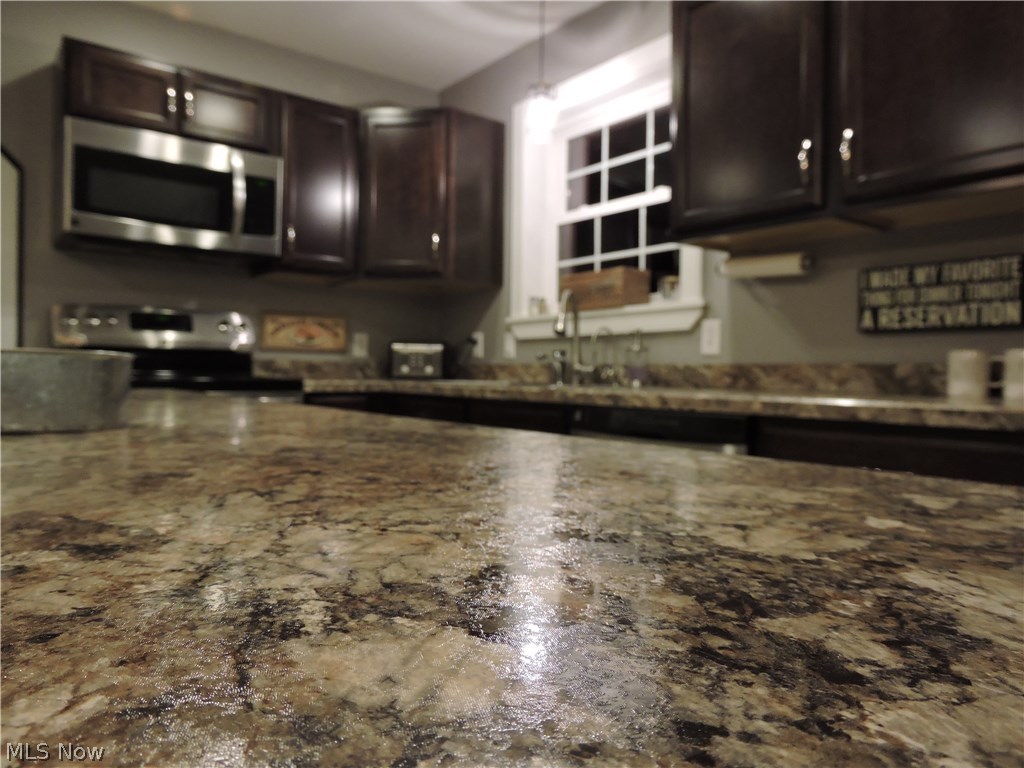 3598 East South Range Road New Springfield, OH 44443 - Photo 9 of 27