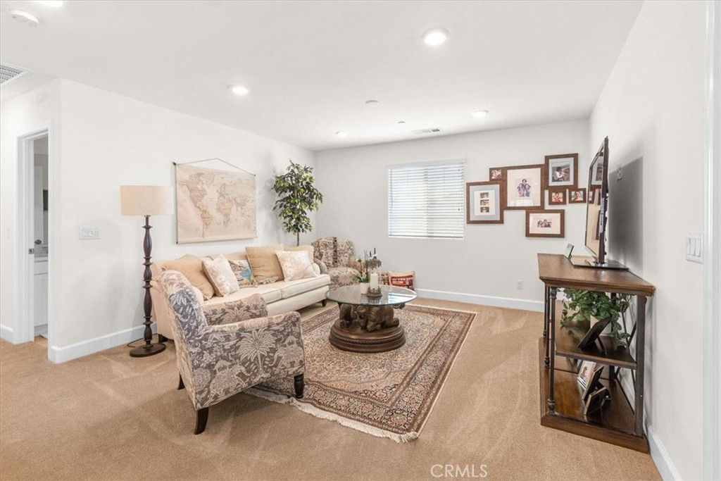 5327 La Bodega Way Fontana, CA 92336 - Photo 17 of 25 Upstairs loft