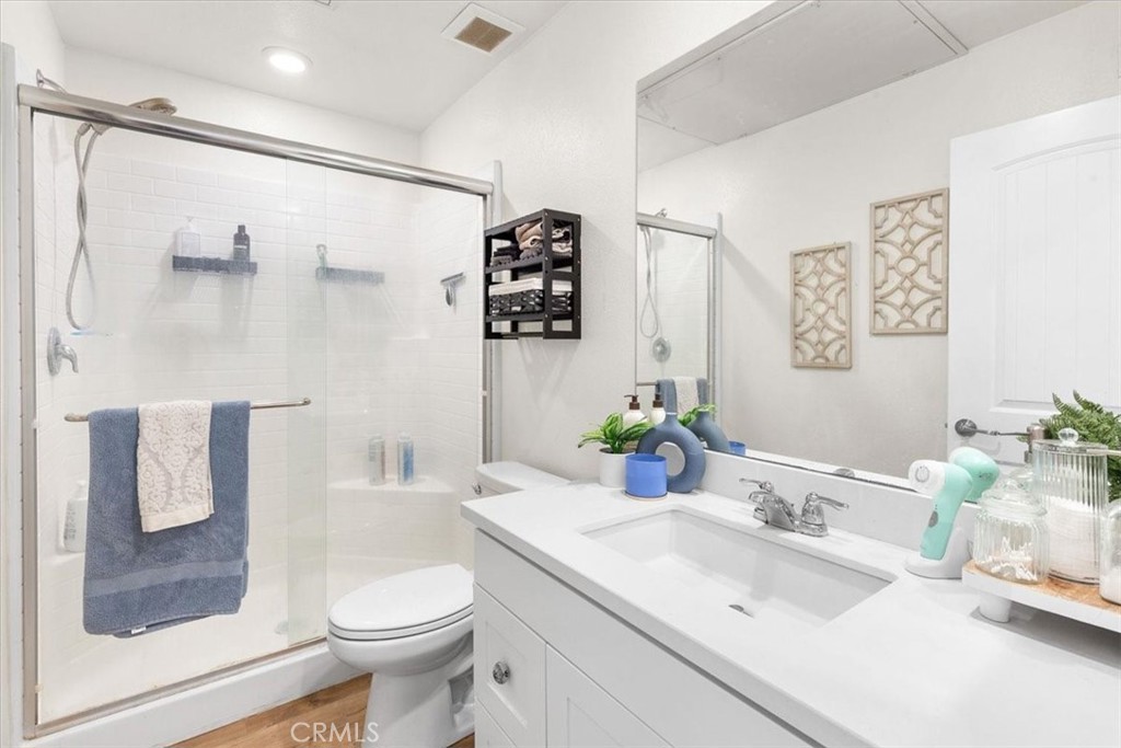 5327 La Bodega Way Fontana, CA 92336 - Photo 21 of 25 Nexgen bath