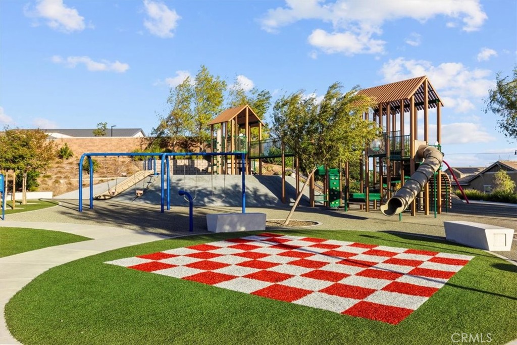 5327 La Bodega Way Fontana, CA 92336 - Photo 25 of 25 Community Play ground