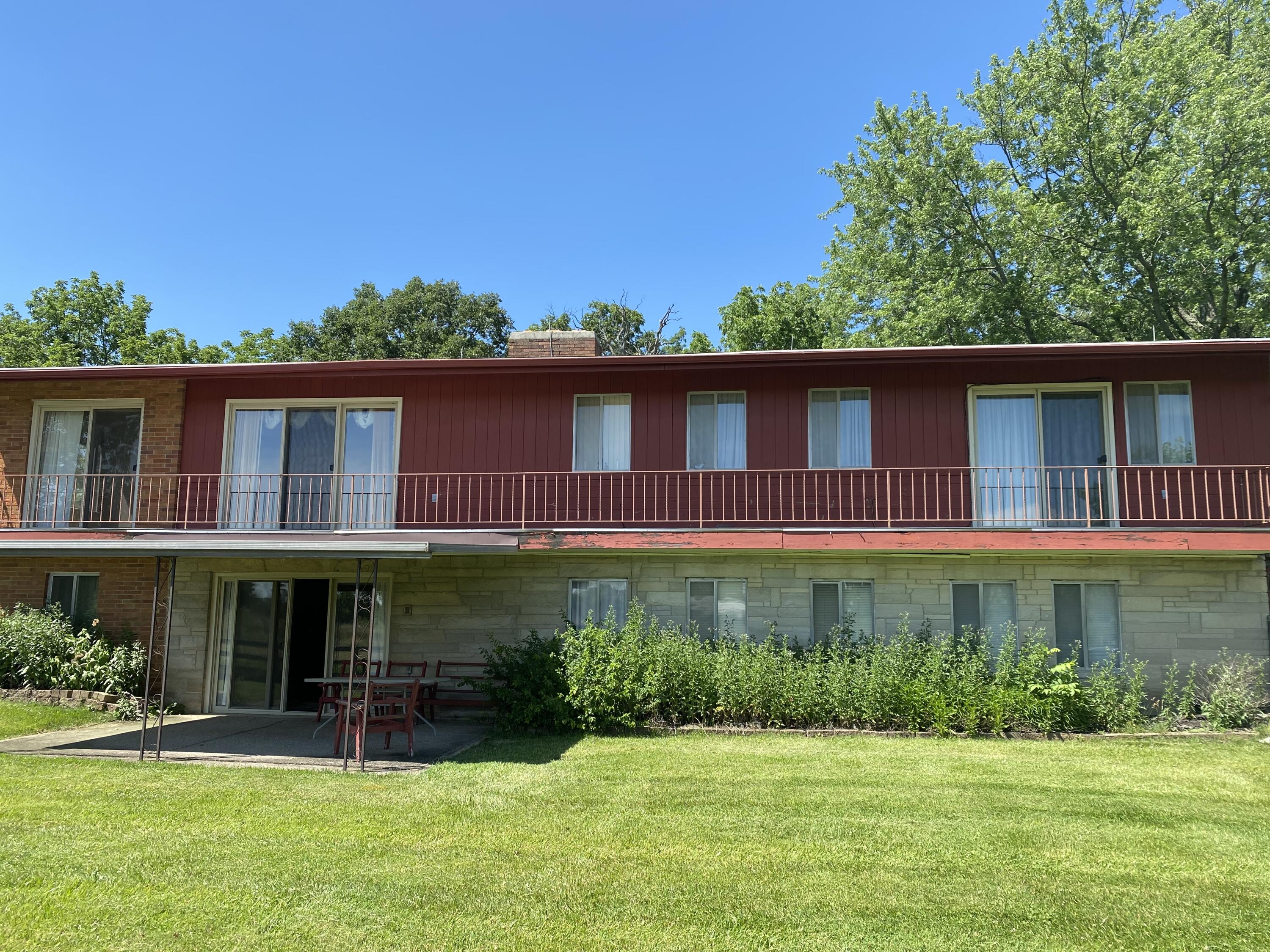 455 South Bird Road Springfield, OH 45505 - Photo 2 of 25