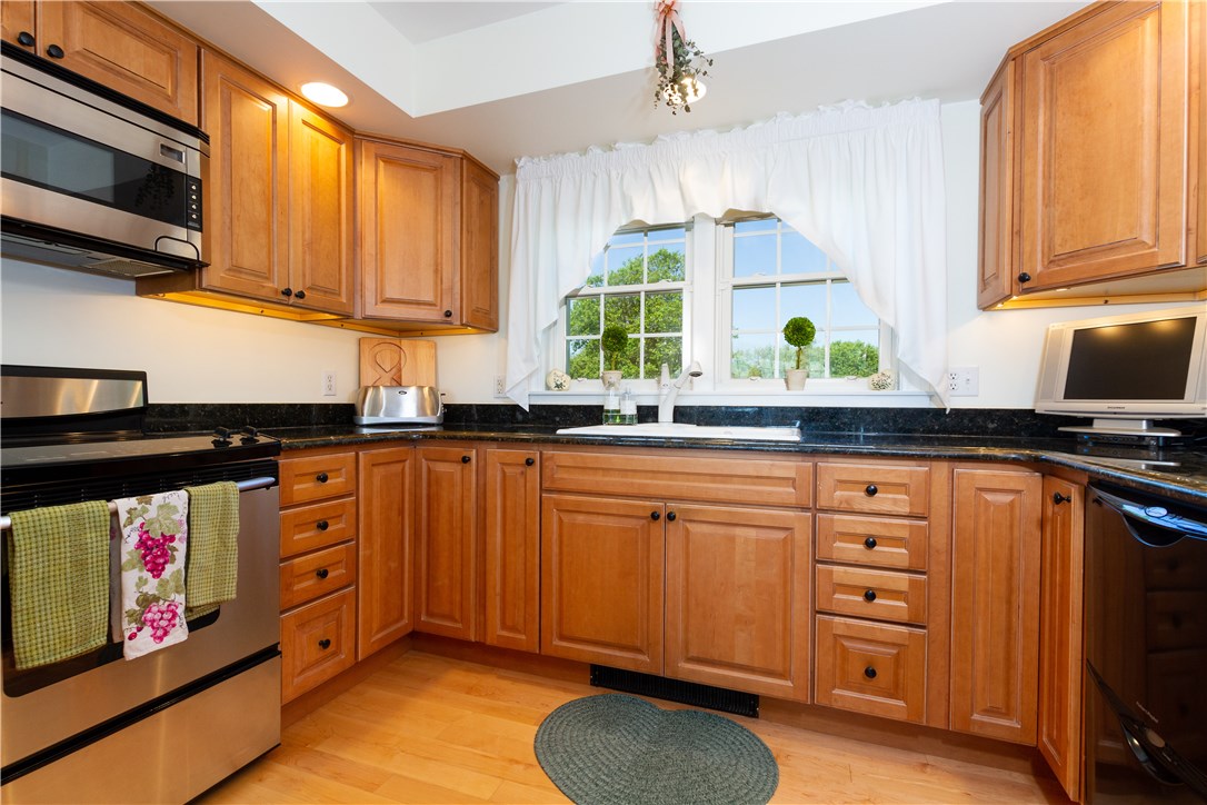 1320 Peckham Farm Road Block Island, RI 02807 - Photo 14 of 38 Gallery Image 14