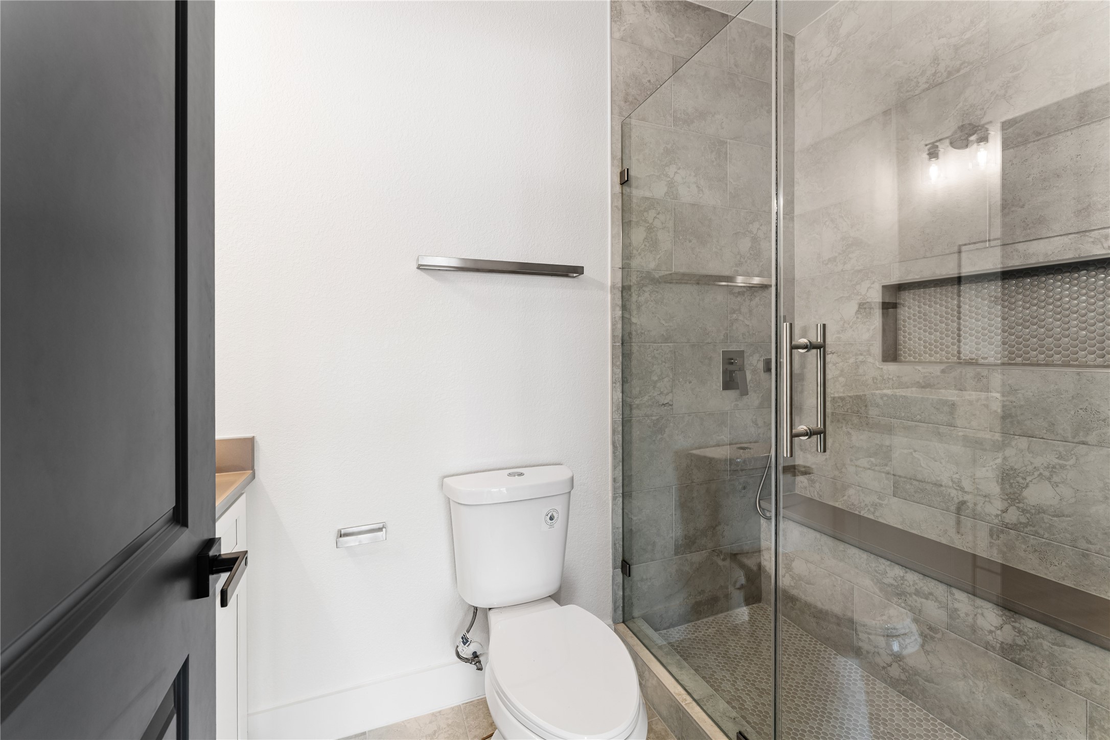 3620 Mt Pleasant Street, Unit A Houston, TX 77021 - Photo 14 of 23 a bathroom with a toilet and a shower