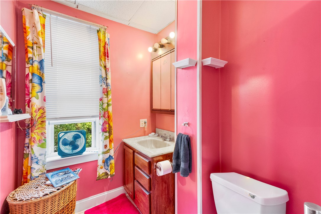 44 Highland Street Pawtucket, RI 02860 - Photo 27 of 35