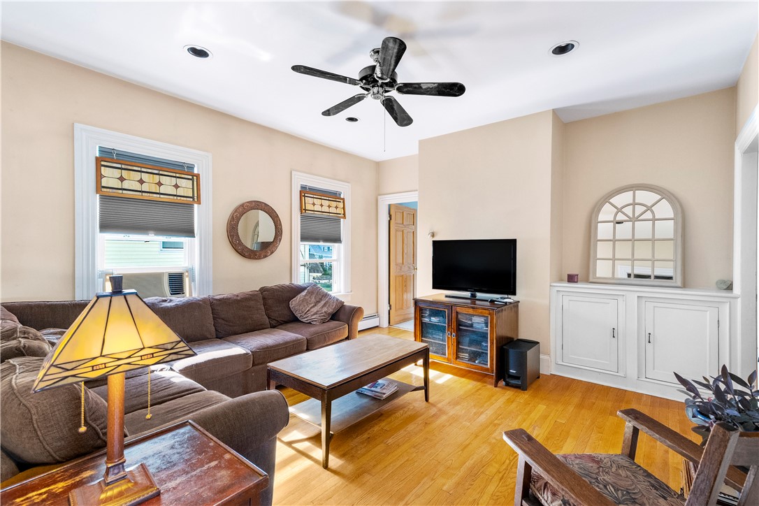 44 Highland Street Pawtucket, RI 02860 - Photo 4 of 35