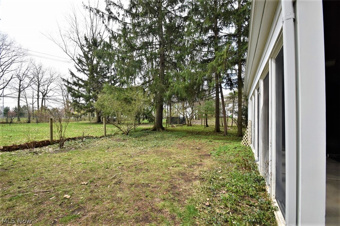 1600 Maplegrove Road Cleveland, OH 44121 - Photo 30 of 33