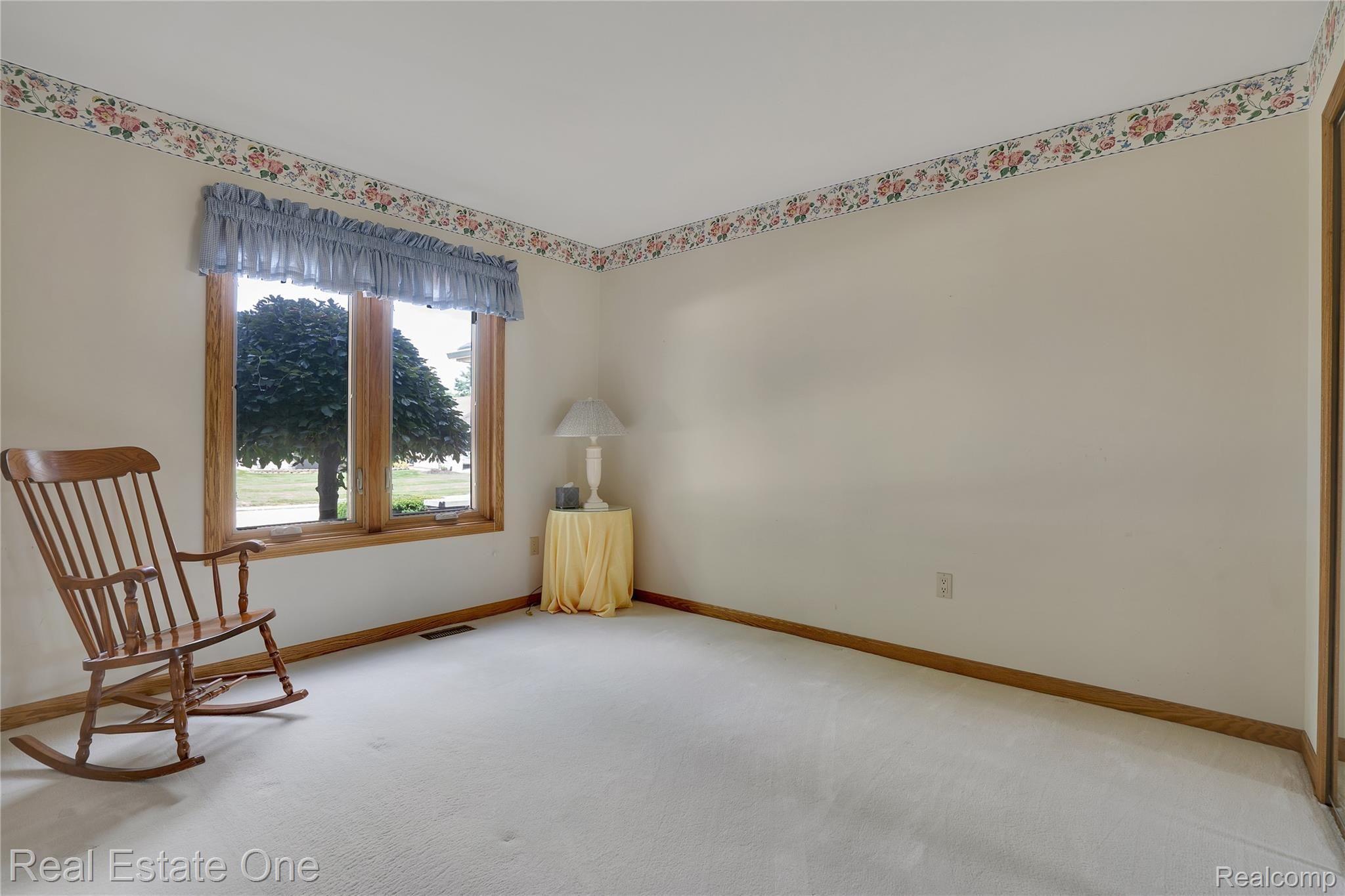 32536 Pine Ridge Drive Warren, MI 48093 - Photo 25 of 29 DSC02338.jpg