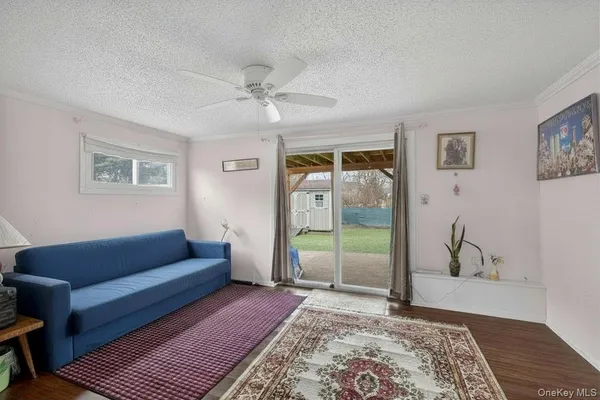 $699,000 | 41 North Kings Avenue, Lindenhurst, NY 11757