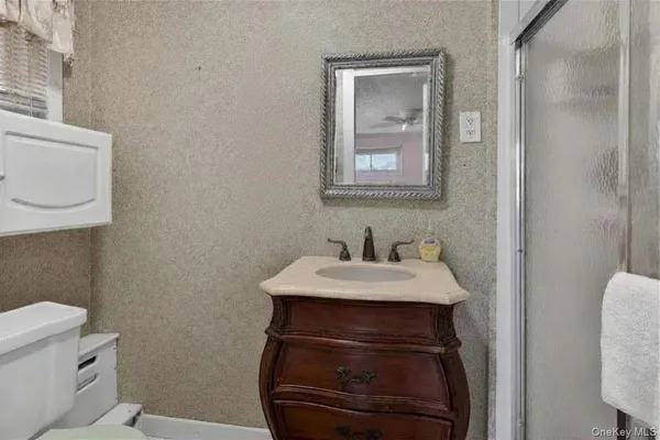 $699,000 | 41 North Kings Avenue, Lindenhurst, NY 11757