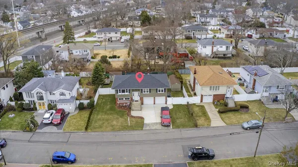 $699,000 | 41 North Kings Avenue, Lindenhurst, NY 11757