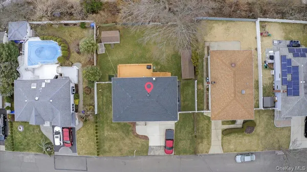 $699,000 | 41 North Kings Avenue, Lindenhurst, NY 11757