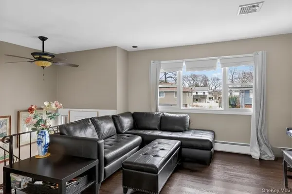 $699,000 | 41 North Kings Avenue, Lindenhurst, NY 11757