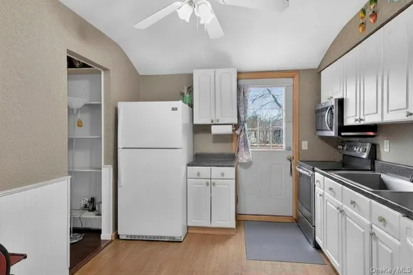 $699,000 | 41 North Kings Avenue, Lindenhurst, NY 11757