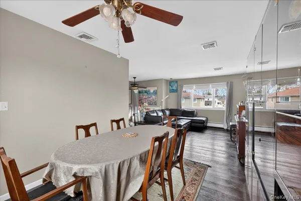 $699,000 | 41 North Kings Avenue, Lindenhurst, NY 11757