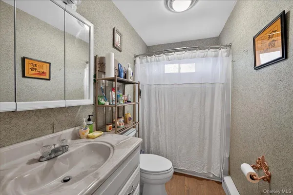 $699,000 | 41 North Kings Avenue, Lindenhurst, NY 11757