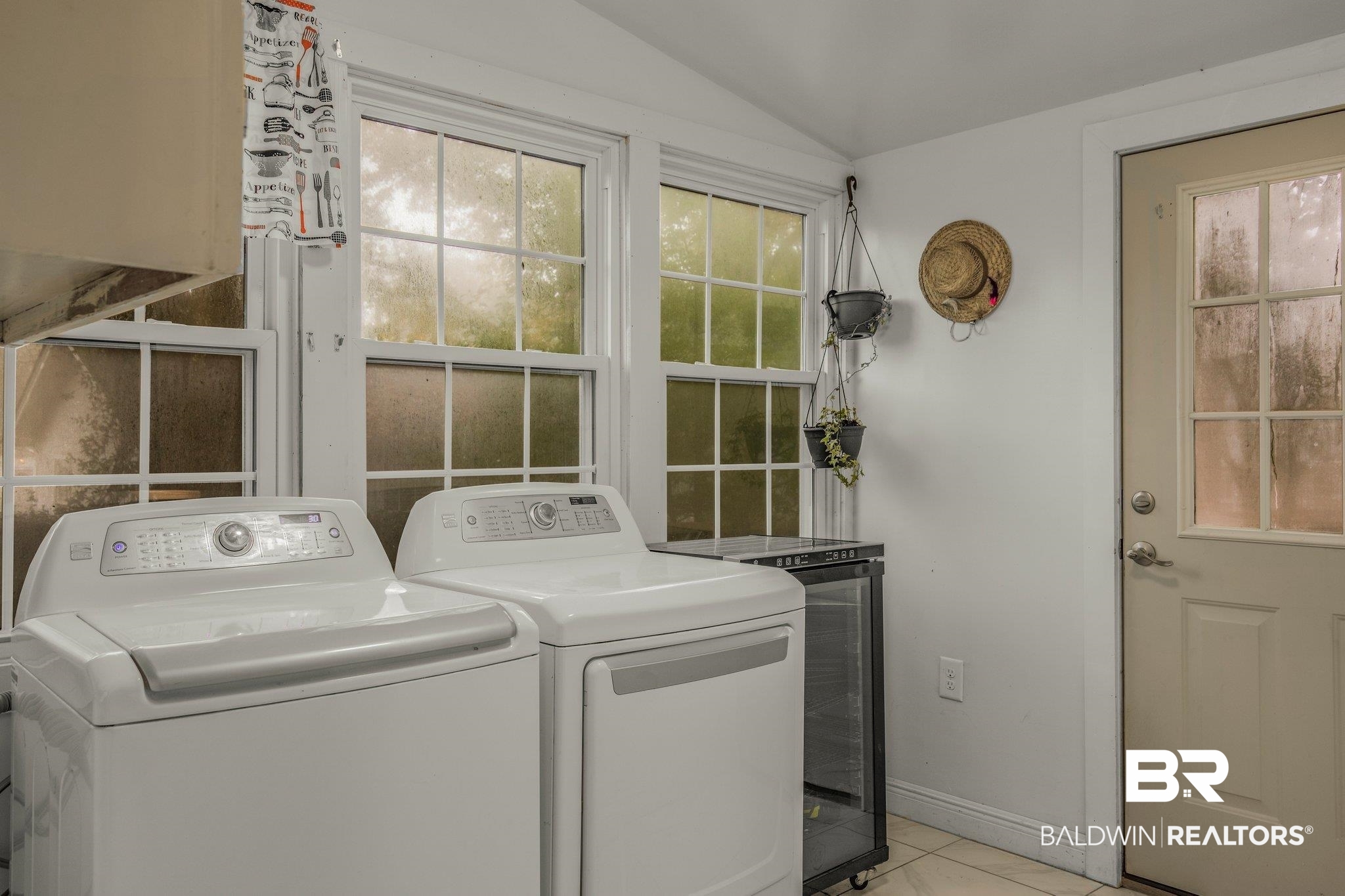 2103 Emogene Street Mobile, AL 36606 - Photo 23 of 49