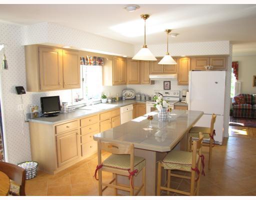 16 Country Club Road Manchester, ME 04351 - Photo 2 of 8 Kitchen.