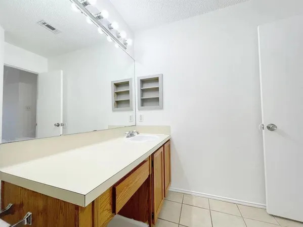 $1,800 | 6707 Poppy Court, Fort Worth, TX 76137