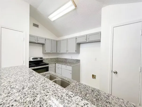 $1,800 | 6707 Poppy Court, Fort Worth, TX 76137