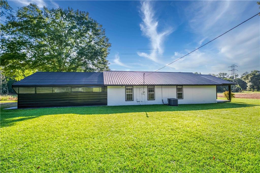 2601 Daniel Cemetery Road Northwest Monroe, GA 30656 - Photo 6 of 43 Gallery Image 6