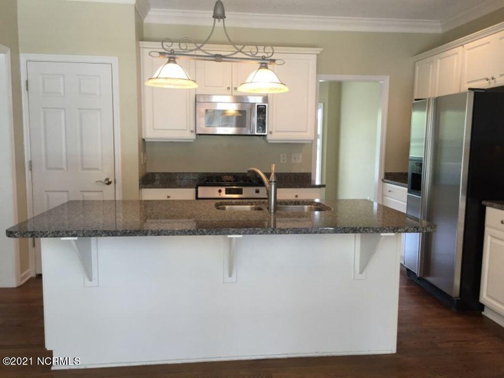 200 Derby Downs Drive Sneads Ferry, NC 28460 - Photo 4 of 24 displayPicture (4)