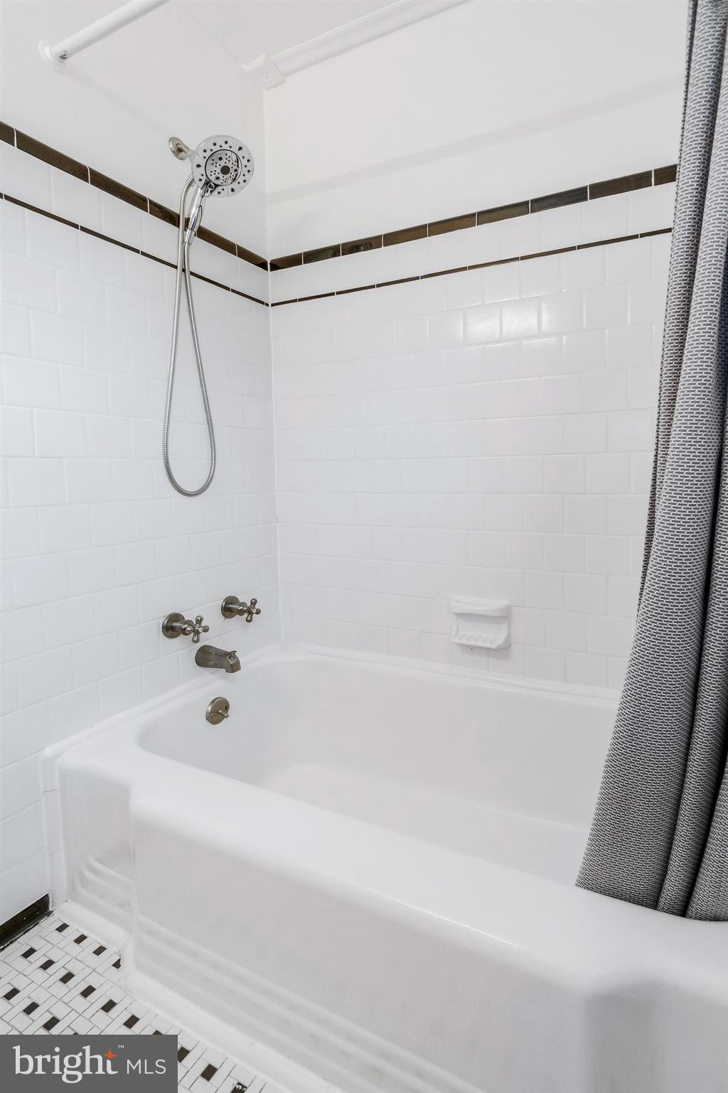 8658 Black Oak Road Baltimore, MD 21234 - Photo 26 of 41 Full Bathroom on Upper Level