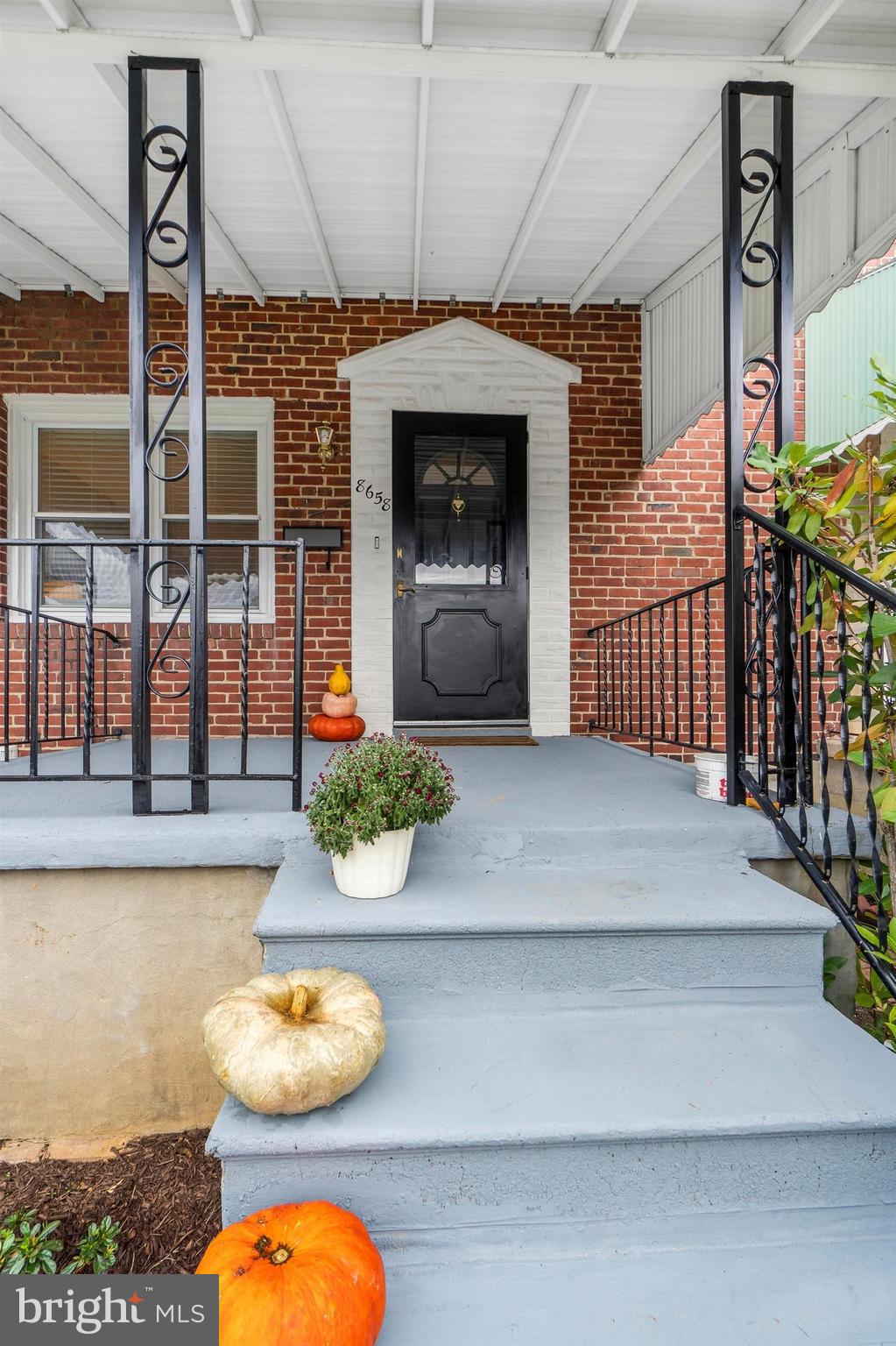 8658 Black Oak Road Baltimore, MD 21234 - Photo 4 of 41 Front Exterior