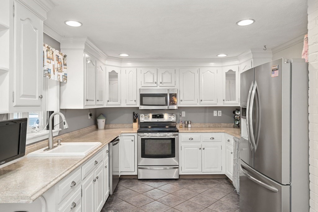 50 Trask Road Peabody, MA 01960 - Photo 8 of 30 Gallery Image 8