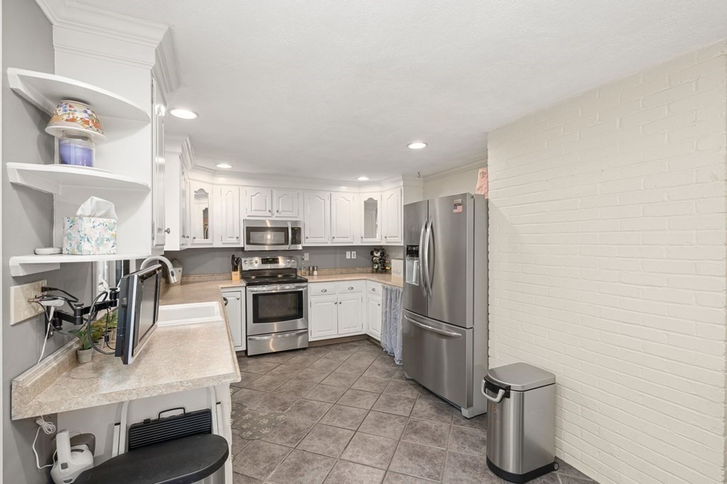 50 Trask Road Peabody, MA 01960 - Photo 9 of 30 Gallery Image 9