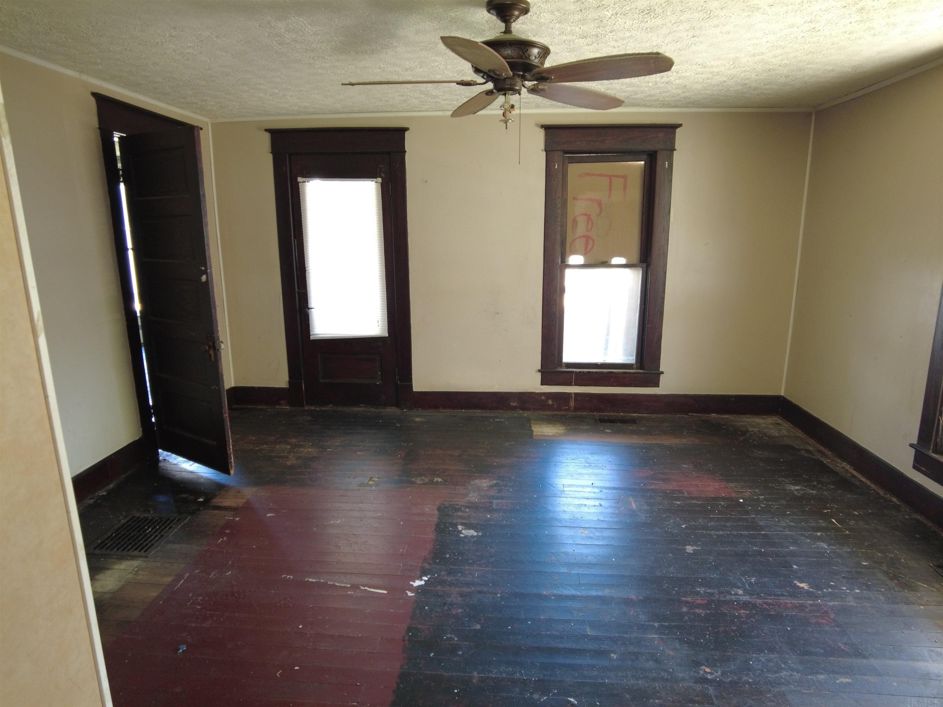 515 J Street Bedford, IN 47421 - Photo 2 of 13