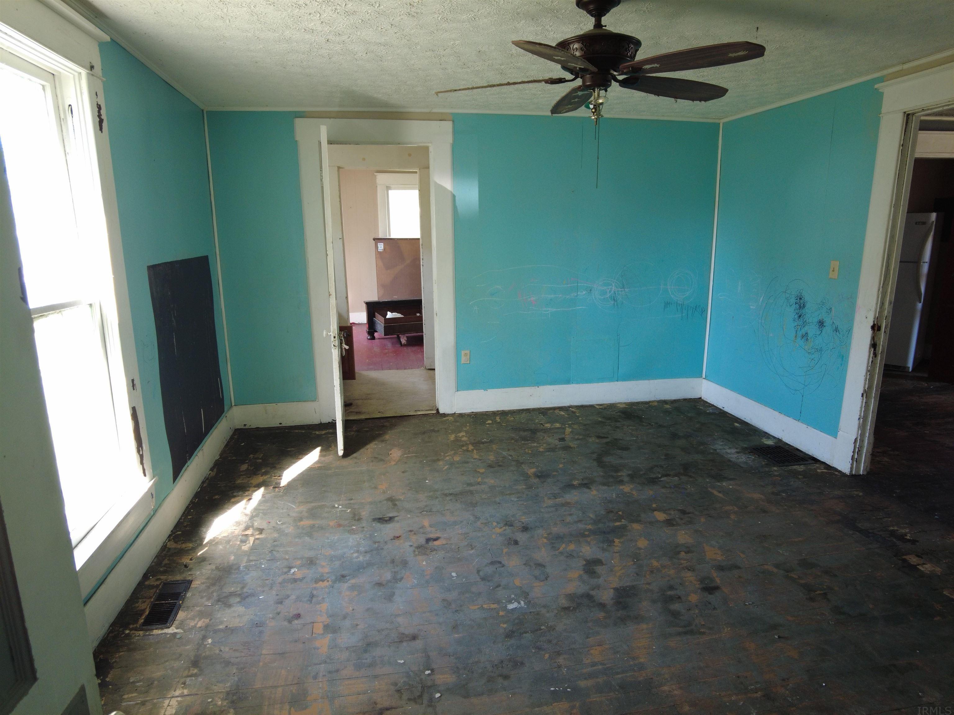 515 J Street Bedford, IN 47421 - Photo 3 of 13