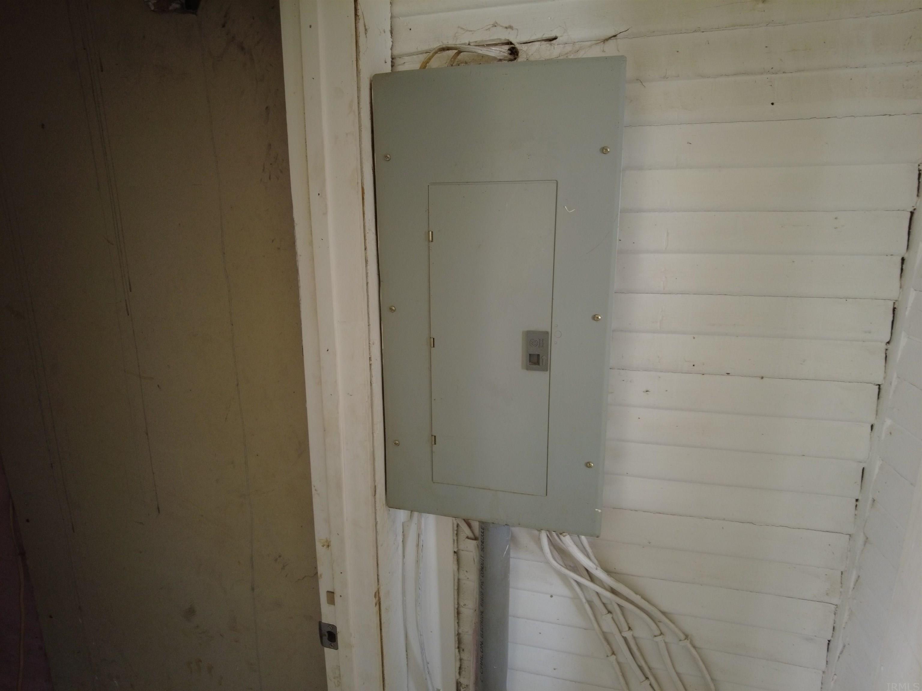 515 J Street Bedford, IN 47421 - Photo 6 of 13